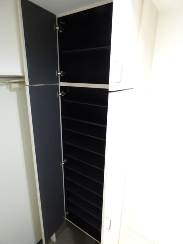 玄関(シューズボックス付)