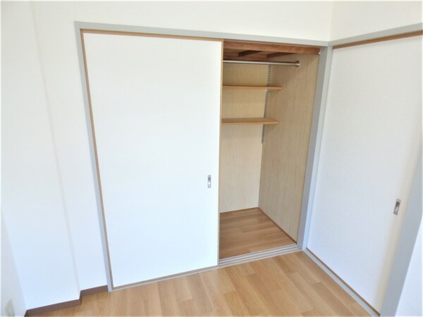 収納(奥行きのあるクローゼット)