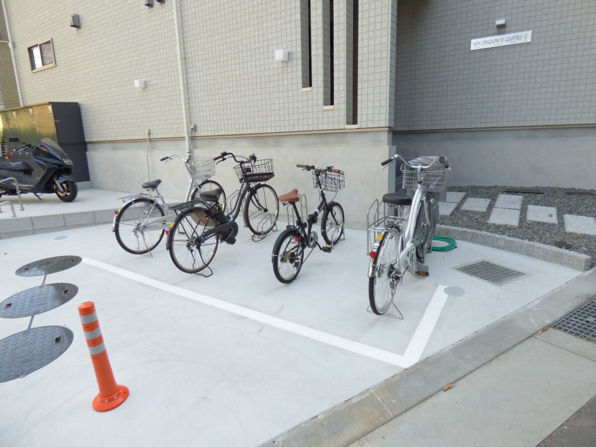 物件内観写真16　(駐輪場)