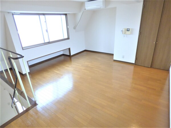 その他部屋・スペース(メゾネットタイプの広々とした洋室)