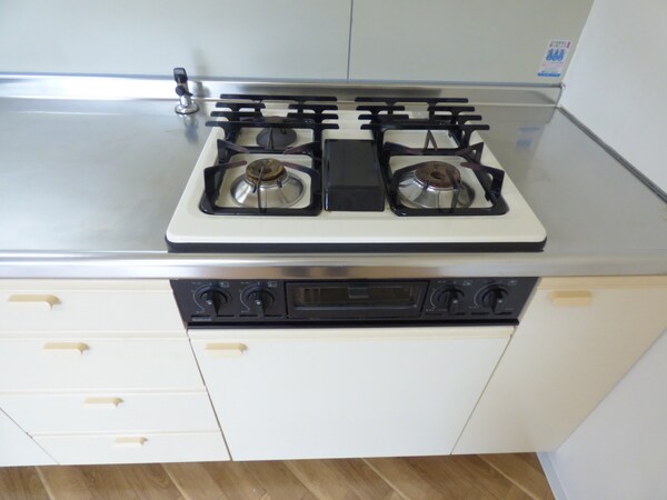 キッチン(３口ガスコンロ)