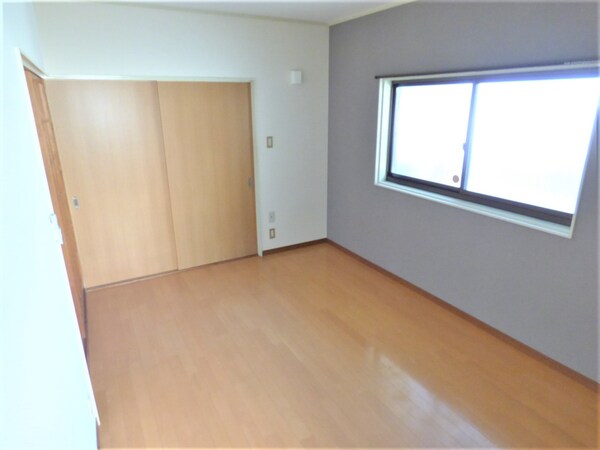 その他部屋・スペース(アクセントクロスがオシャレな洋室)