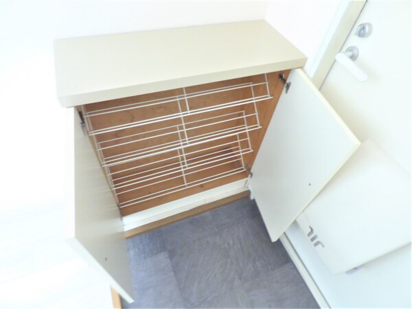 玄関(シューズボックス付)