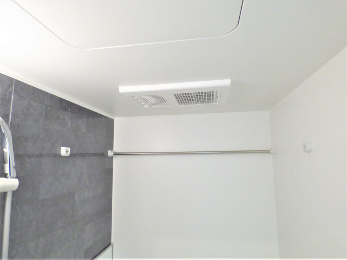 物件内観写真10　(浴室乾燥機)