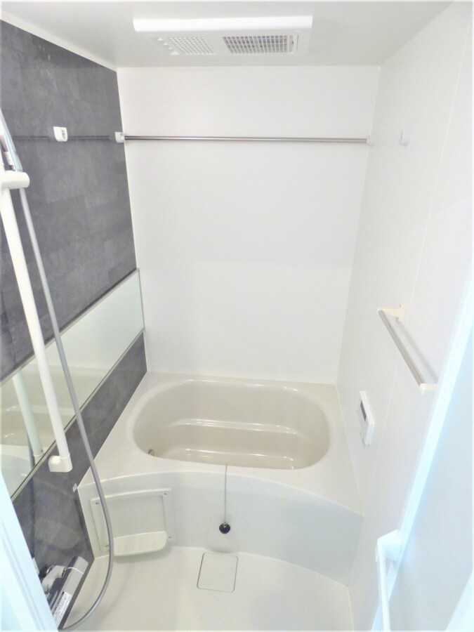 物件内観写真6　(追い焚き機能付バス)