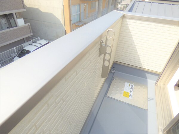 バルコニー・ベランダ(南西向きバルコニーで日当たり良好)