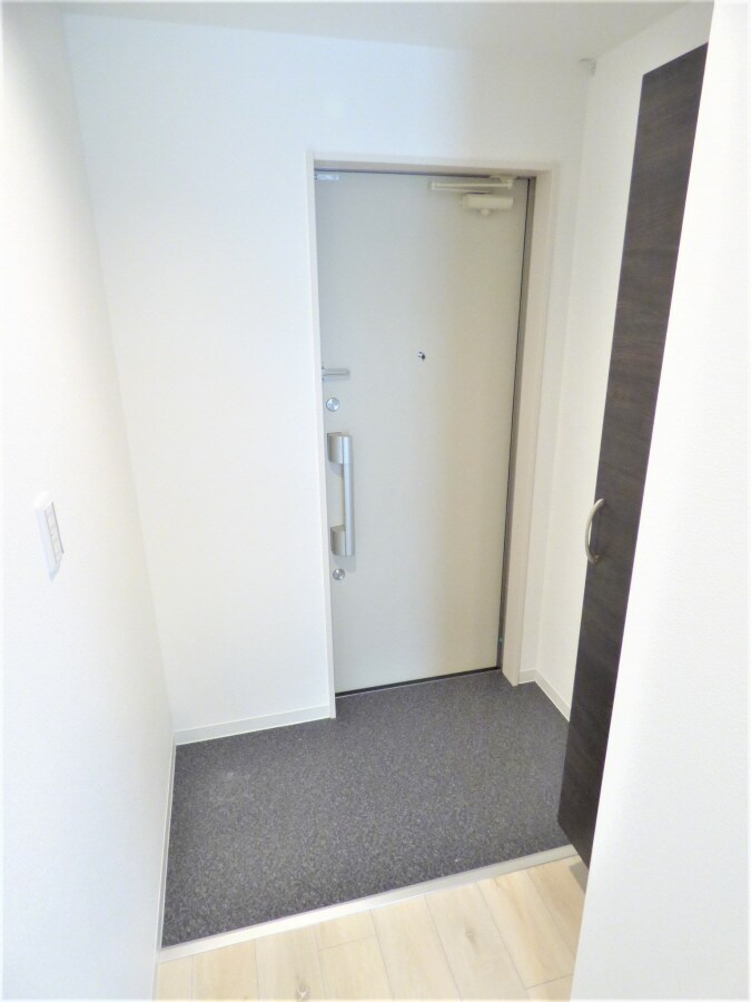 物件内観写真25　(玄関ダブルロック)