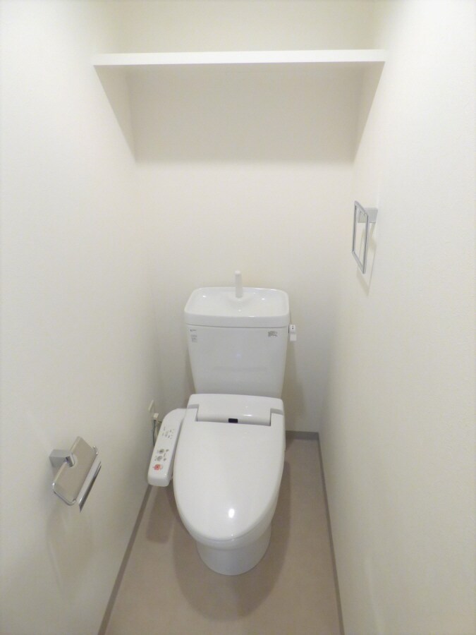 物件内観写真8　(ウォシュレット付トイレ)