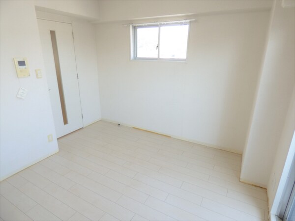 その他部屋・スペース(白を基調とした明るいフローリング)