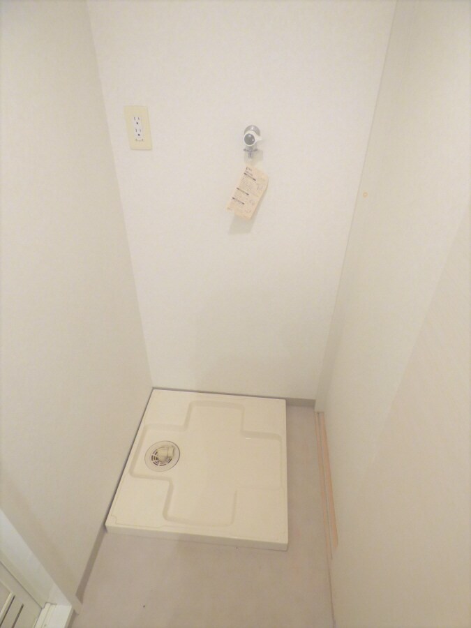 物件内観写真18　(室内洗濯機置場)