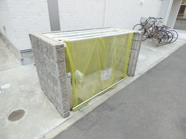 共用部(敷地内ゴミステーション)