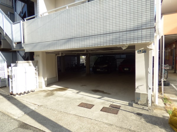 駐車場(敷地内駐車場完備)