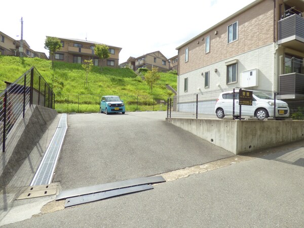 駐車場(敷地内駐車場完備)