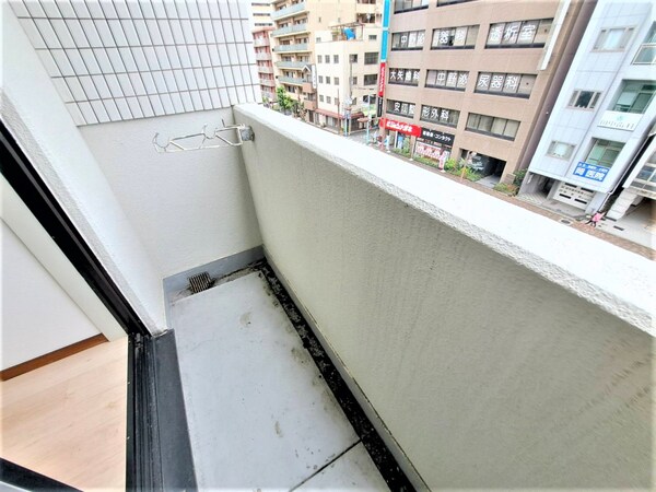 バルコニー・ベランダ(南西向きバルコニーで日当たり良好)