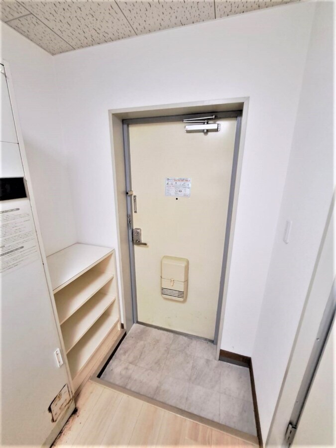 物件内観写真25　(キレイな玄関)