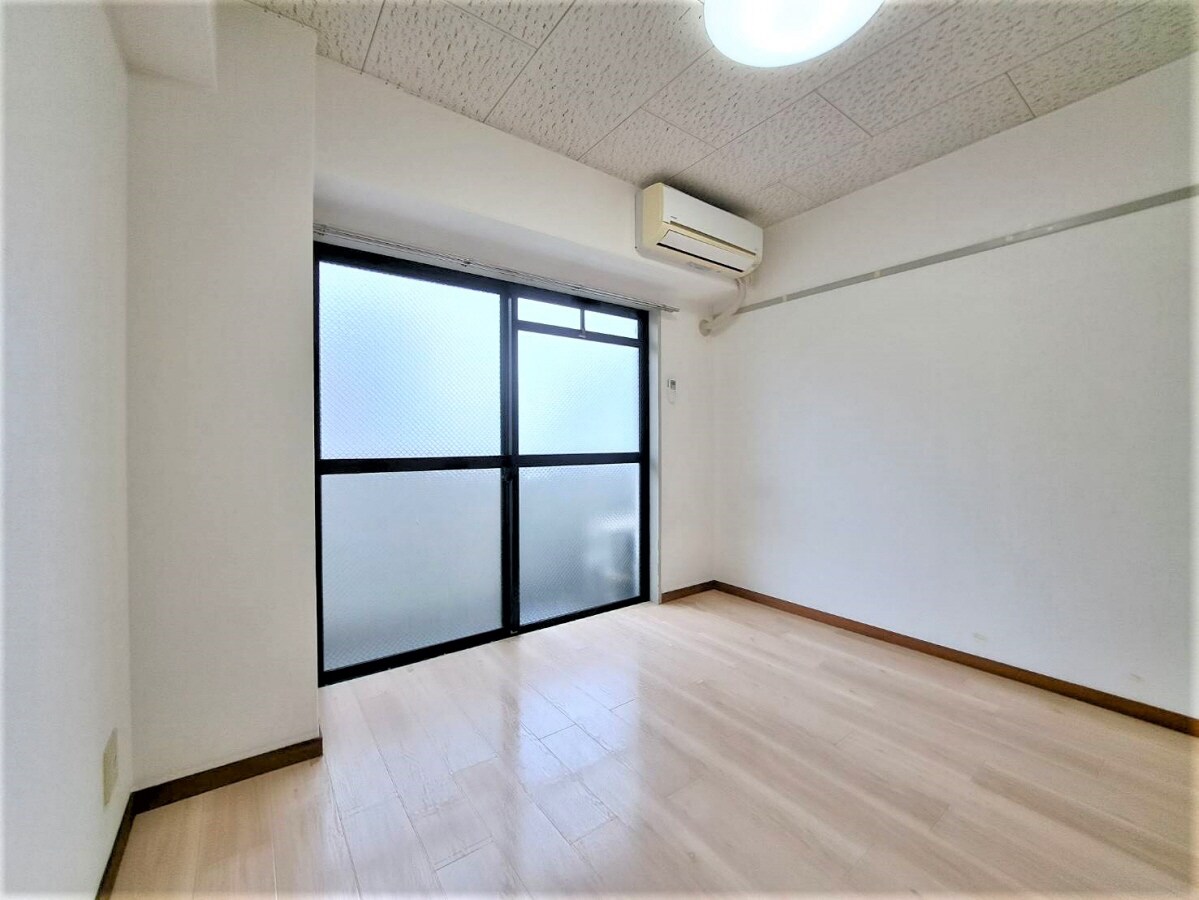 物件内観写真22　(キレイな洋室)