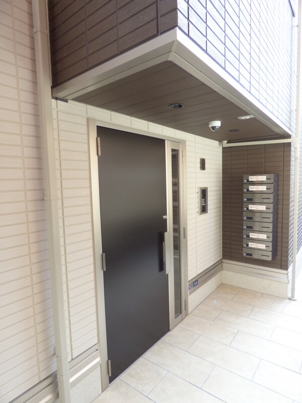 エントランス(安心のオートロック完備)