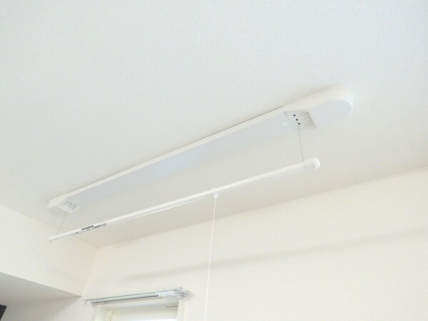 設備(室内物干し機)