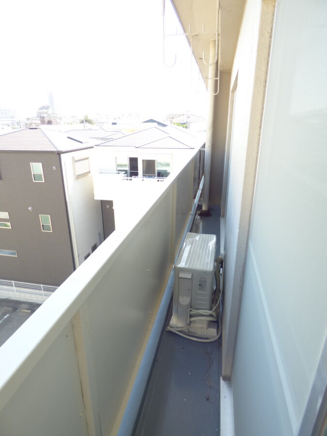 物件内観写真26　(南東向きバルコニーで日当たり良好)