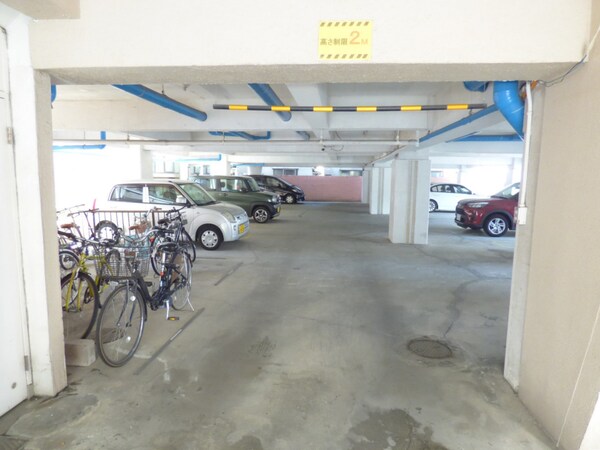 駐車場(敷地内屋根付駐車場)