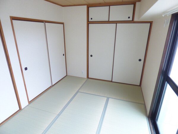 居室(キレイな和室)