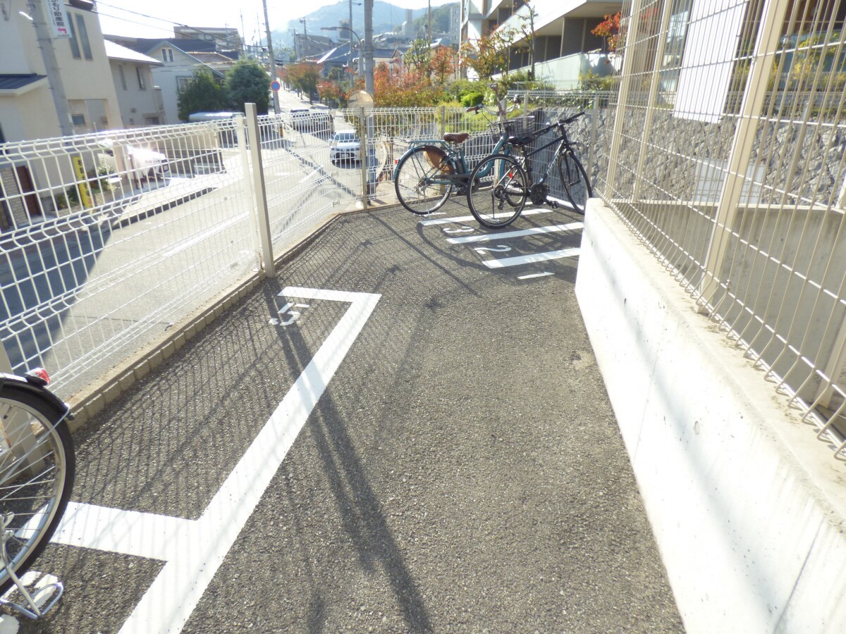 物件内観写真24　(駐輪場)