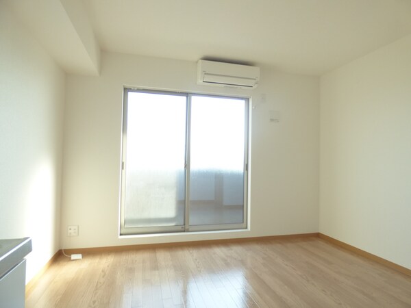 居室(キレイな洋室)