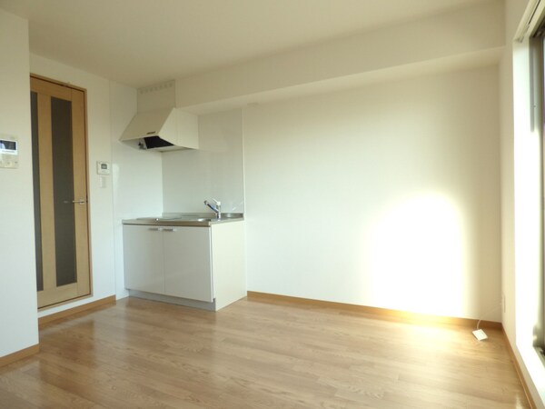 居室(明るい洋室)