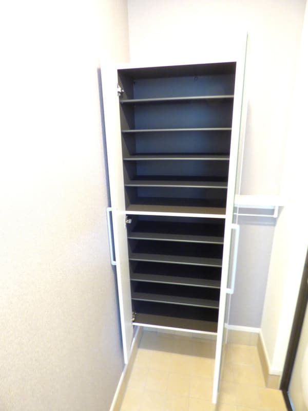 玄関(シューズボックス付)