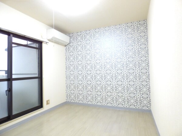 その他部屋・スペース(アクセントクロスがオシャレな洋室)