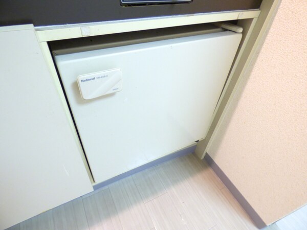 設備(冷蔵庫付)