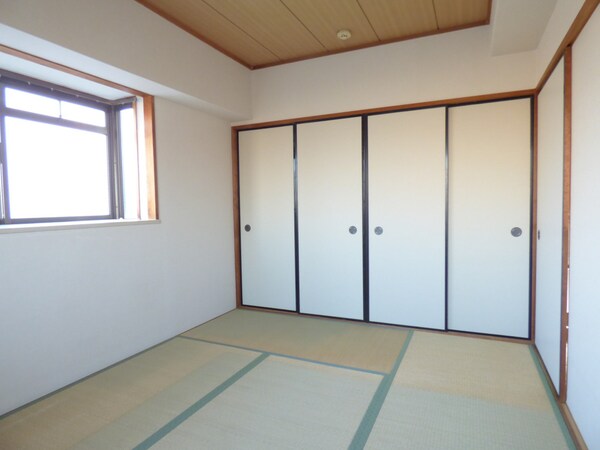 居室(落ち着きのある和室)