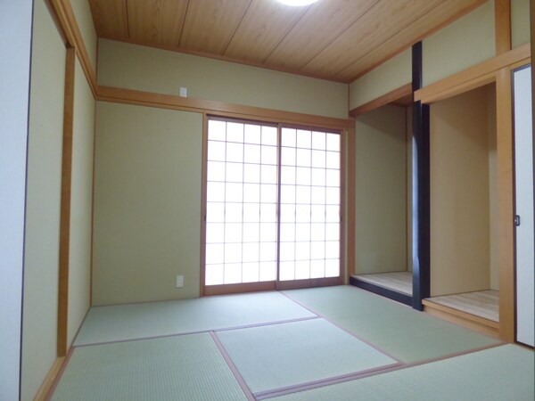 居室(キレイな和室)