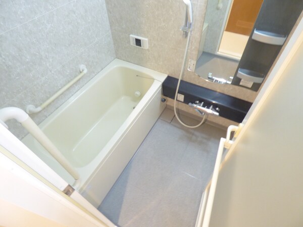 バス／シャワールーム等(追い焚き機能付バス)