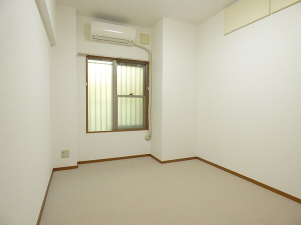 その他部屋・スペース(天袋が３箇所あるキレイな洋室)