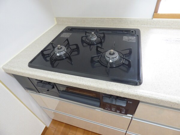 キッチン(３口ガスコンロ)