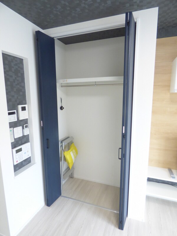 収納(脚立付クローゼット)