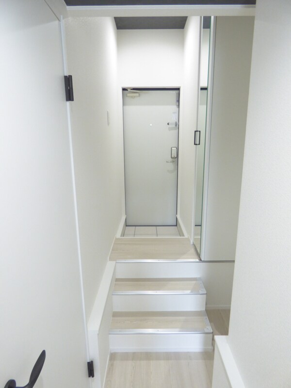 玄関(ＳＫＩＰタイプの電子ロック付玄関)