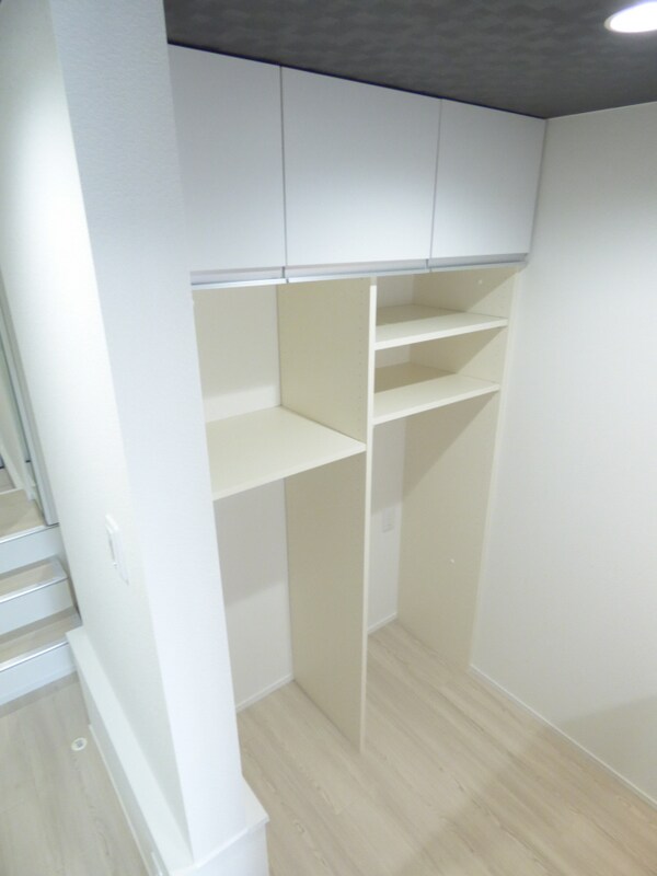 その他部屋・スペース(冷蔵庫置場＆キッチン棚)