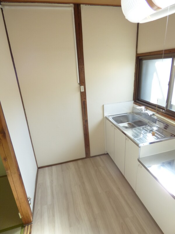 ダイニング(クッションフロアに張替え)