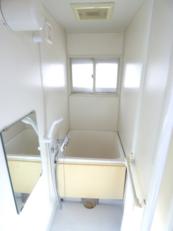 バス／シャワールーム等(窓があり換気のよい浴室)