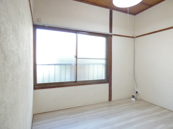 居室(クッションフロアに張り替えました)