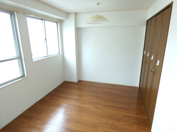 居室(キレイにリフォーム済み)