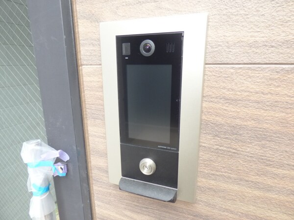 エントランス(安心のオートロック完備)