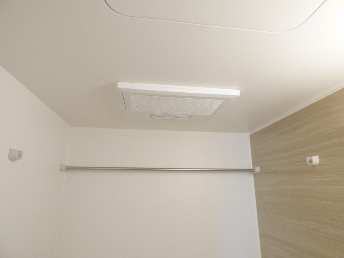 物件内観写真9　(浴室暖房換気乾燥機)