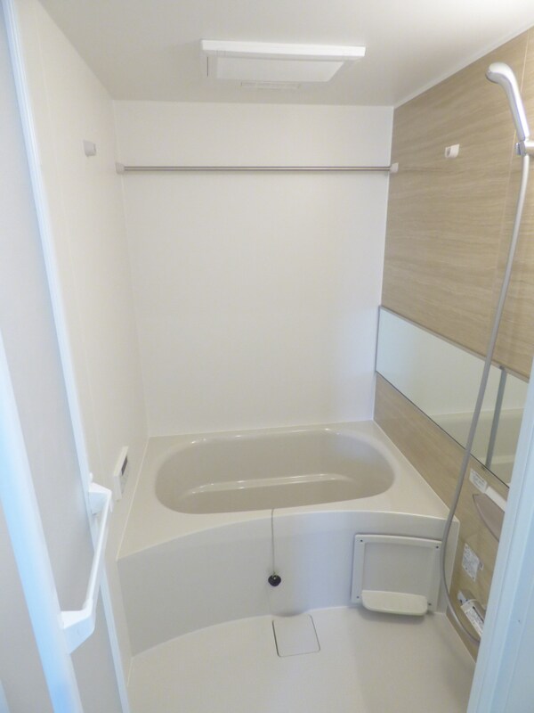 バス／シャワールーム等(自動湯張り・追い焚き機能付バス)