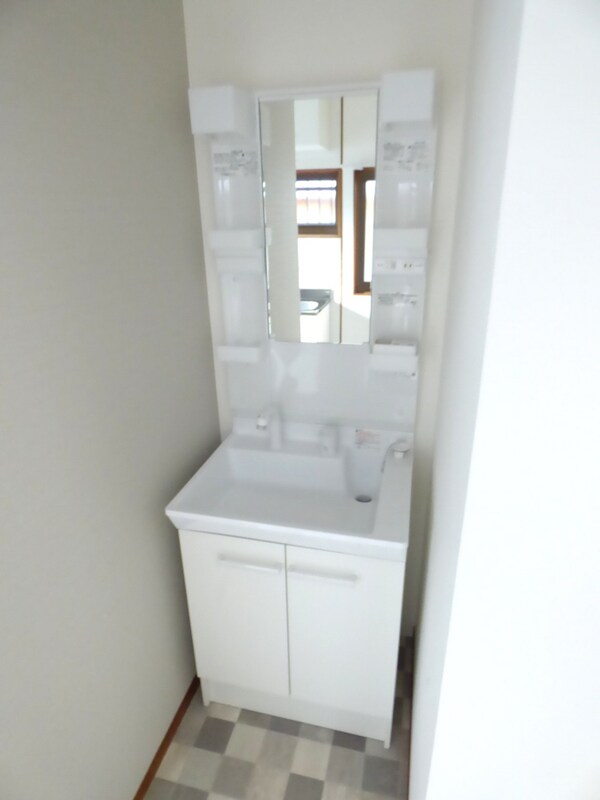 洗面所(シャンプードレッサー新品)