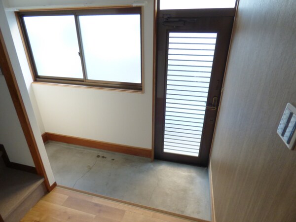 玄関(広々とした玄関)