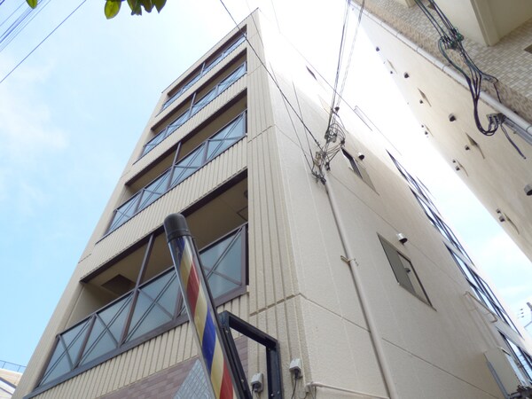 外観(ワンフロア２戸で全室角部屋設計)