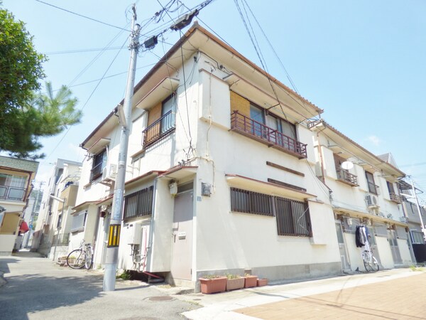 外観(レトロなアパート)